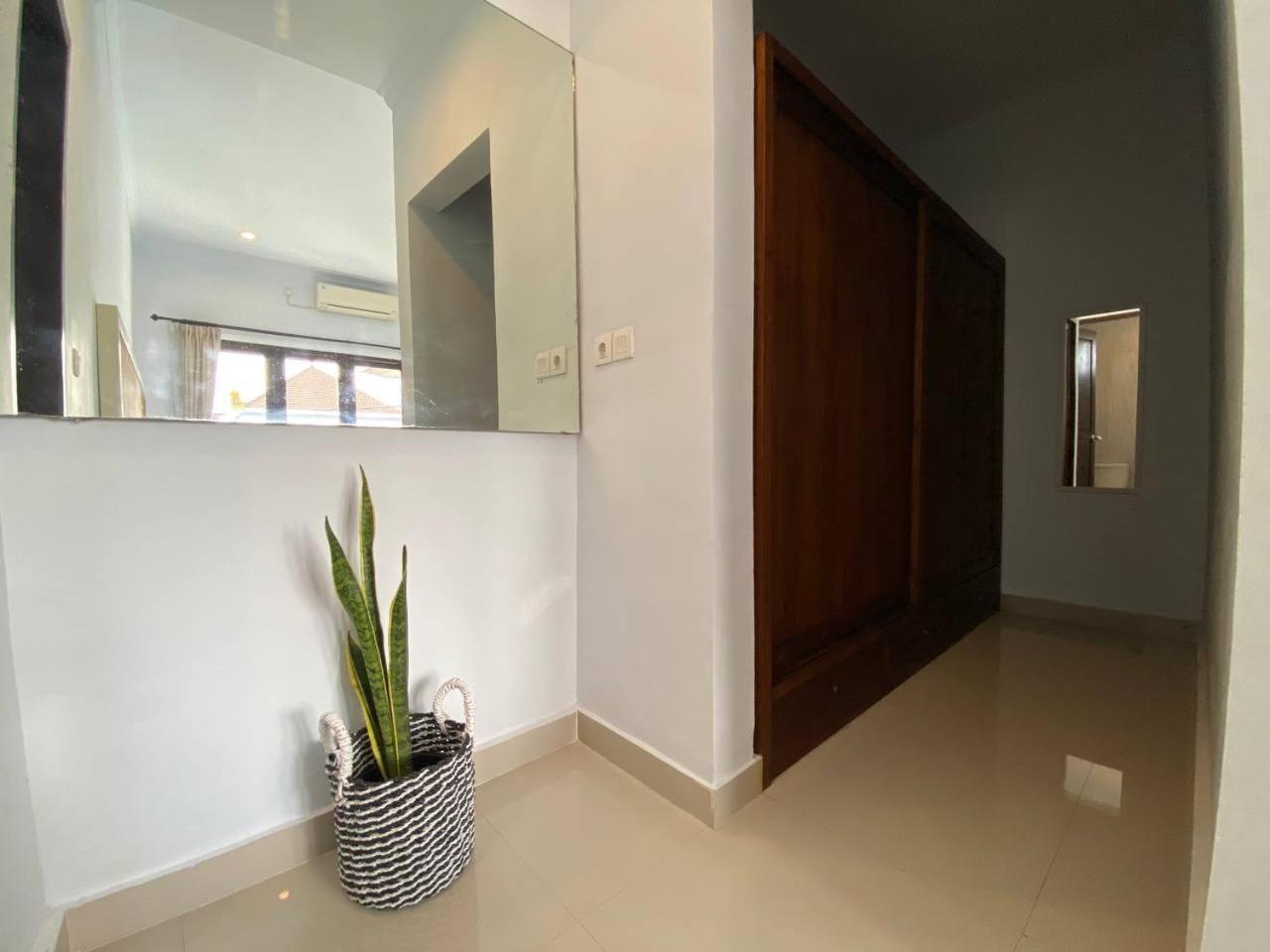 Villa Mayu Dedaries Seminyak  Exterior photo